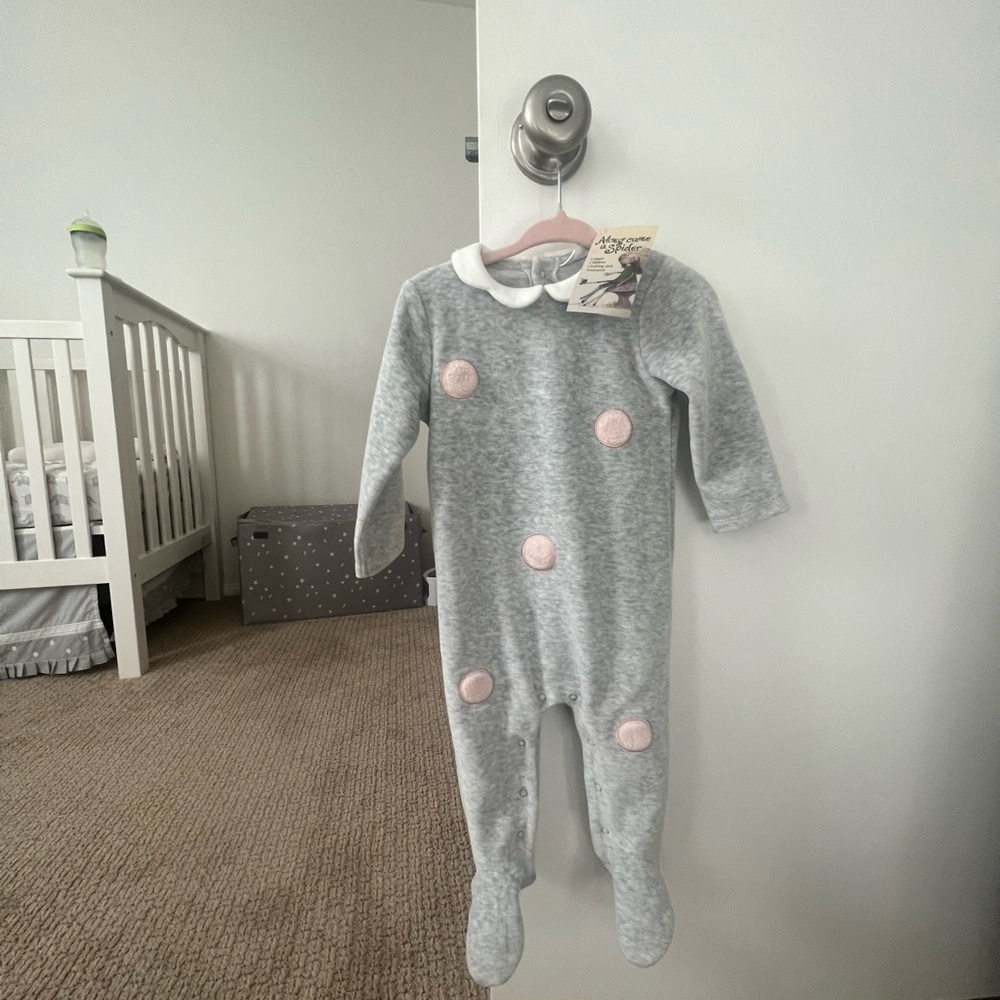 Baby button footie